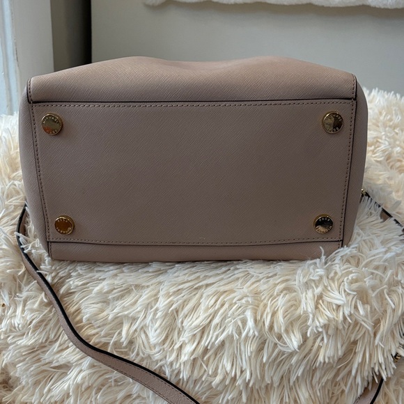 Michael Kors Pinky-Beige Leather Satchel with Gold Accents - Picture 4 of 9